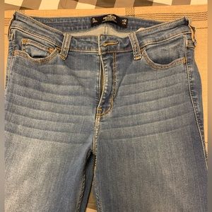 Hollister 7L Mid Rise boot cut